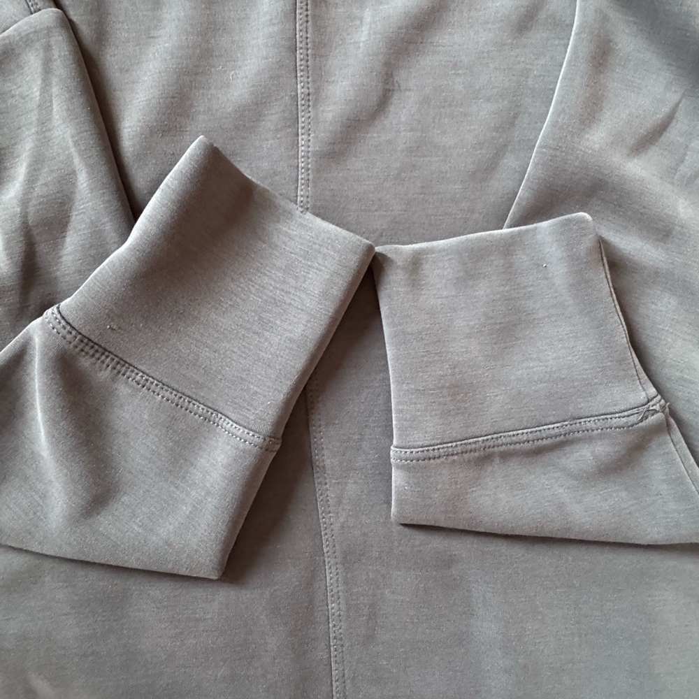 Cable & Gauge size PetiteXL women’s cowl neck top - Picture 5 of 5